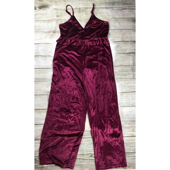 Pinkblush Velvet Jumpsuit Maternity - Picture 3 of 5